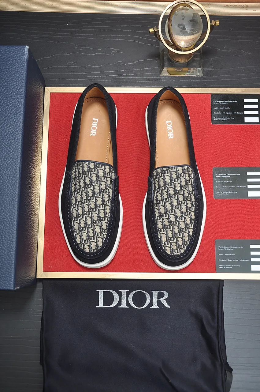 Men's shoes 💰520💶 [Dior] high-end goods Niuli original order quality Dior —🆘. Dior original order purchasing, high-end leather shoes, fabric: imported cowhide from Italy ➕ water-dyed cowhide/cowhide lining ➕ special original outsole, fine workmanship, real-life shooting 🎬 size: 38-45 (customized at 45)